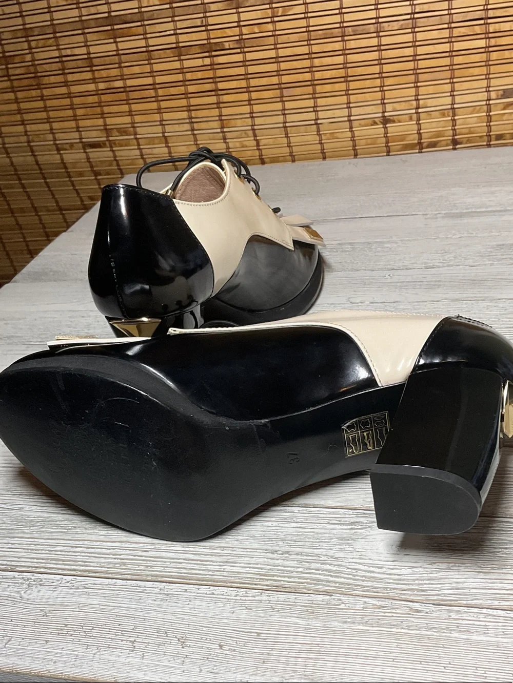Vintage in EUC woman’s 2.5” heel shoes Giorgio Fabiani size EU 37 made in Italy